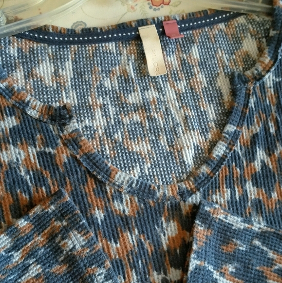 Pilcro Anthropologie Split Neck Notched V Neck Thermal Top Size XS - Picture 7 of 9